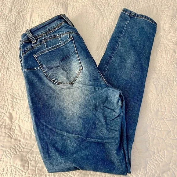 Royalty Denim Jeans Blue Wash Skinny Leg Casual Everyday Size 10 - Picture 5 of 5